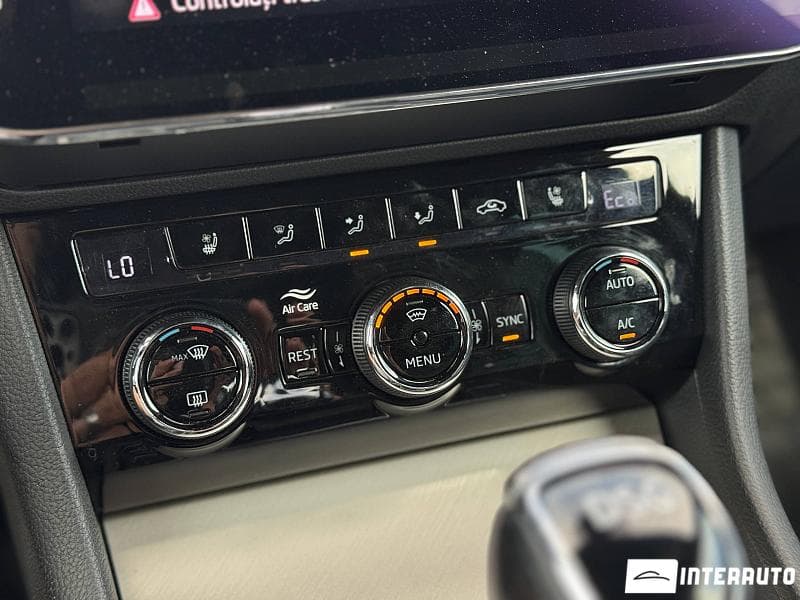 2020 Skoda Superb — Miniatură 11