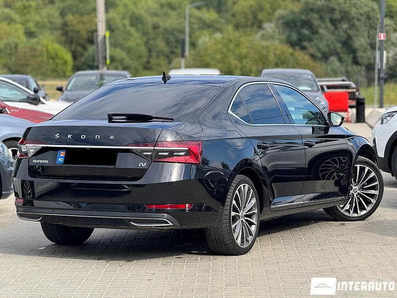 2020 Skoda Superb — Miniatură 3