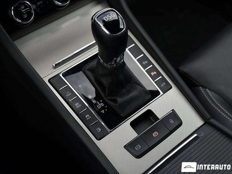2020 Skoda Superb — Miniatură 12
