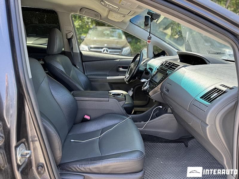 2013 Toyota Prius Plus / V — Miniatură 17