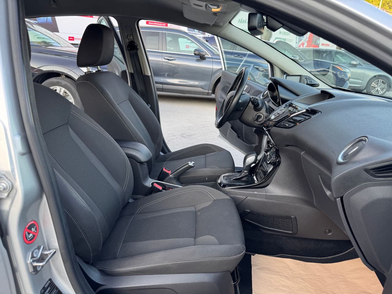 2015 Ford Fiesta — Miniatură 15