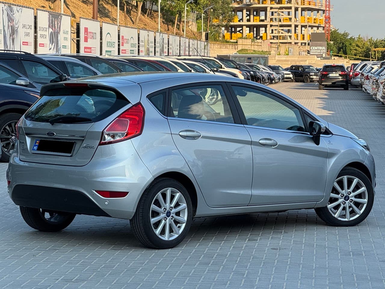 2015 Ford Fiesta — Miniatură 3