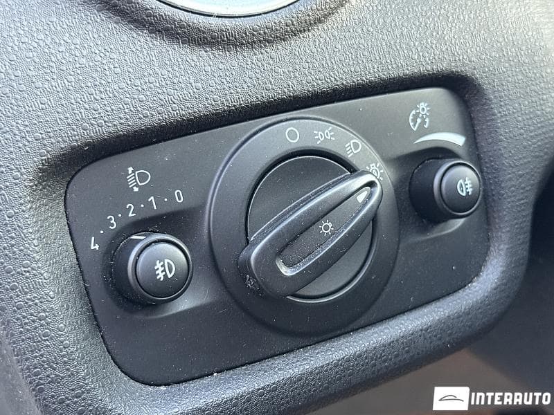 2015 Ford Fiesta — Miniatură 16