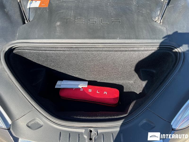 Tesla Model S 2018 — Миниатюра 18