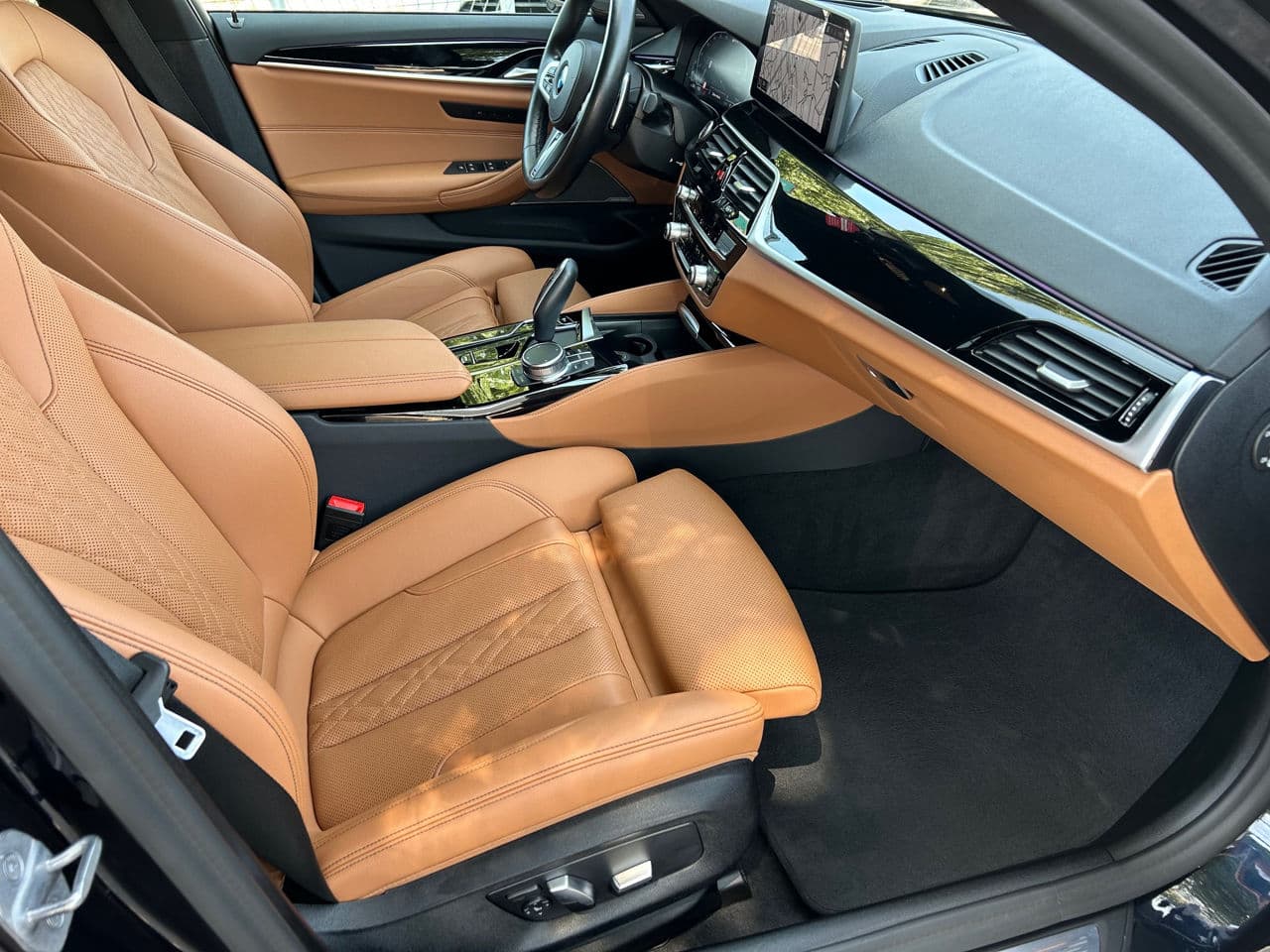 2021 BMW 530e — Miniatură 7