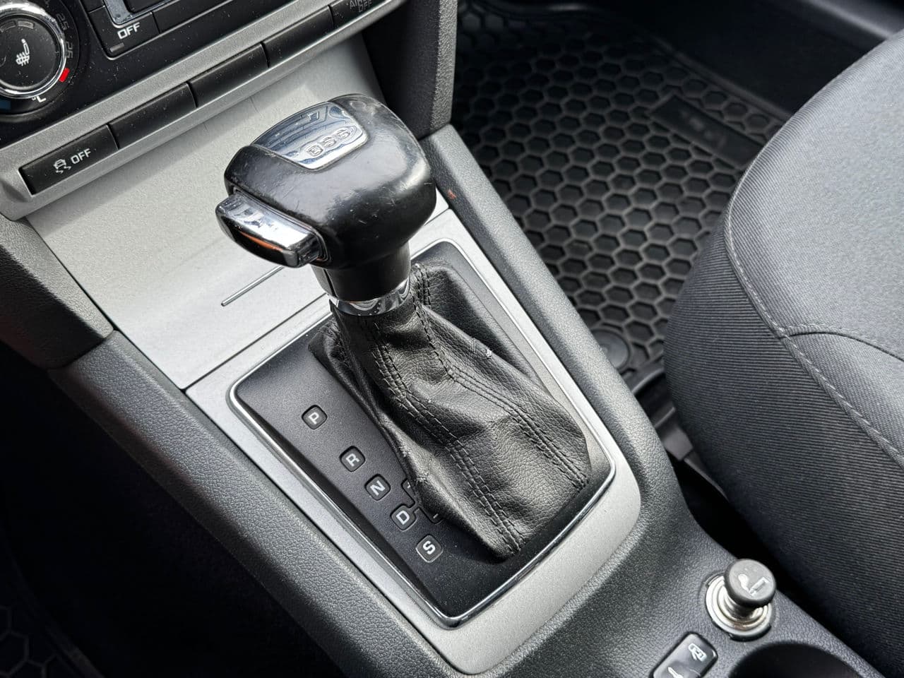 Skoda Octavia 2012 — Миниатюра 14