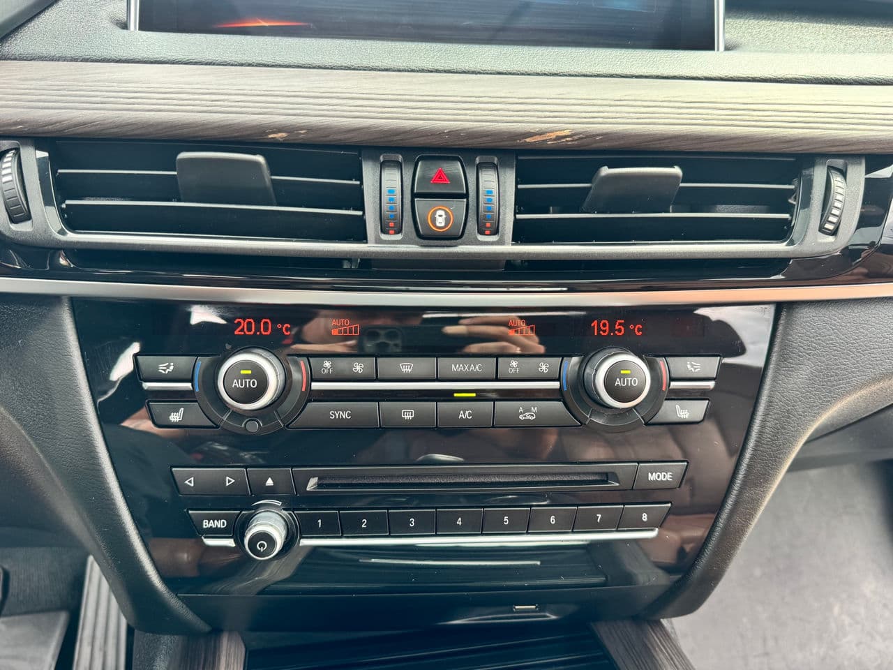 BMW X5 4.0e 2016 — Миниатюра 12