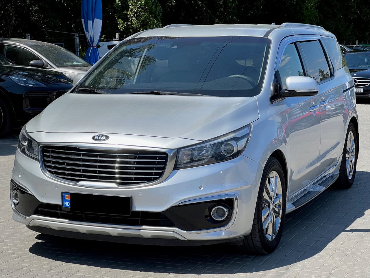 Kia Carnival