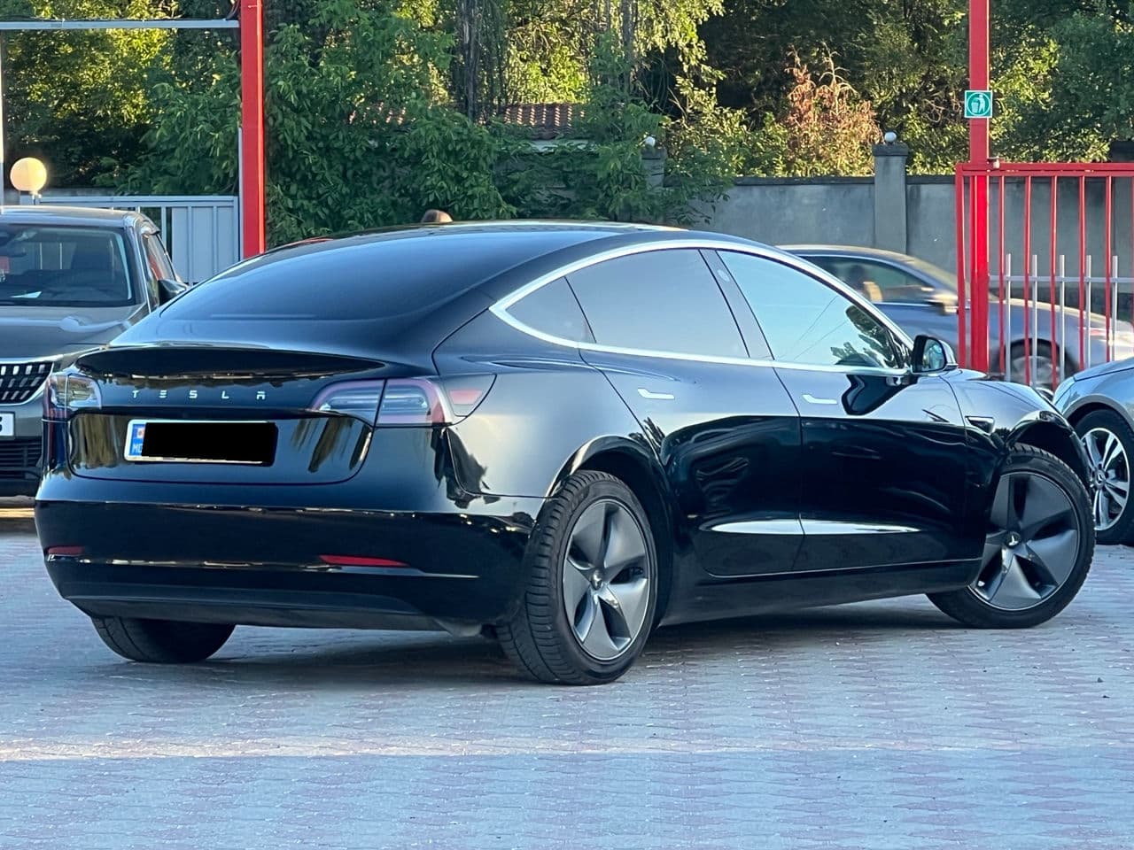 2019 Tesla Model 3 — Miniatură 3