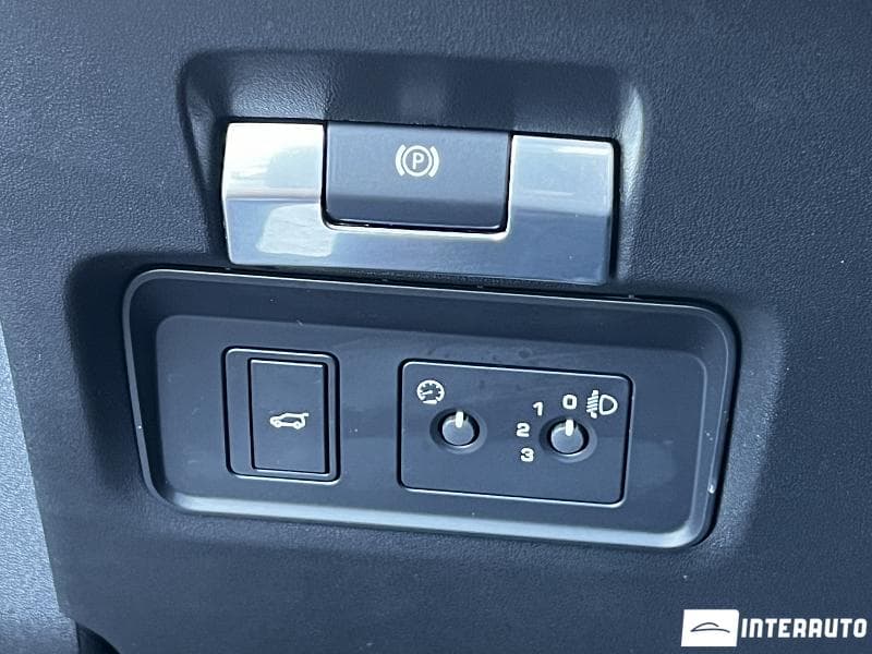 Land Rover Discovery Sport 2020 — Миниатюра 15