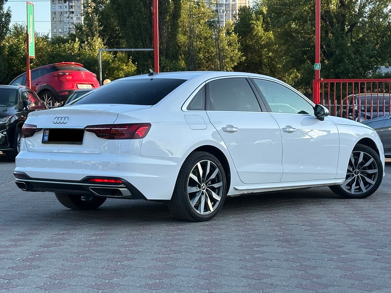 Audi A4 2021 — Миниатюра 3