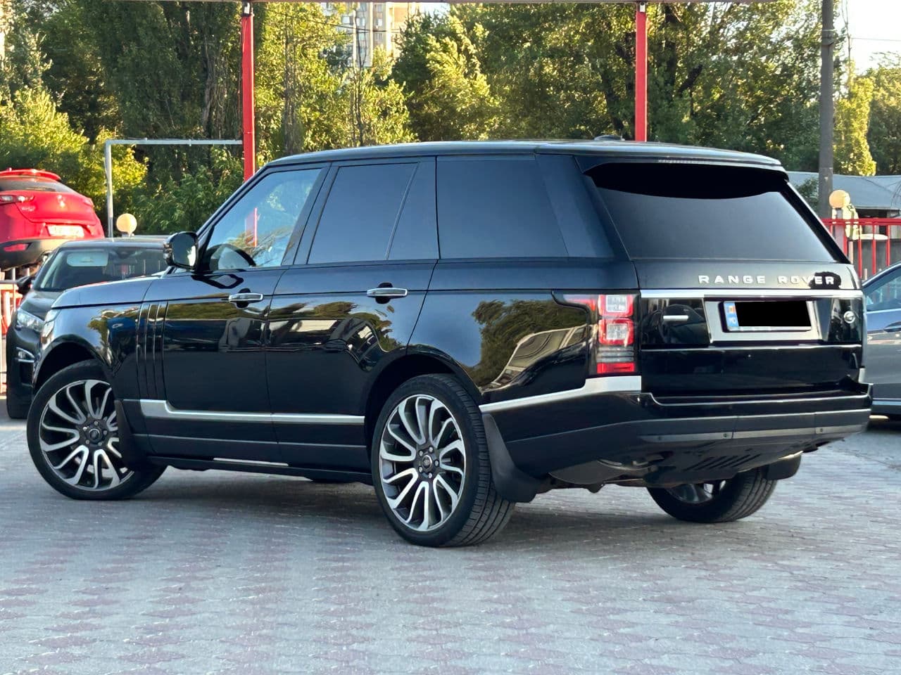2013 Land Rover Range Rover Vogue — Miniatură 2