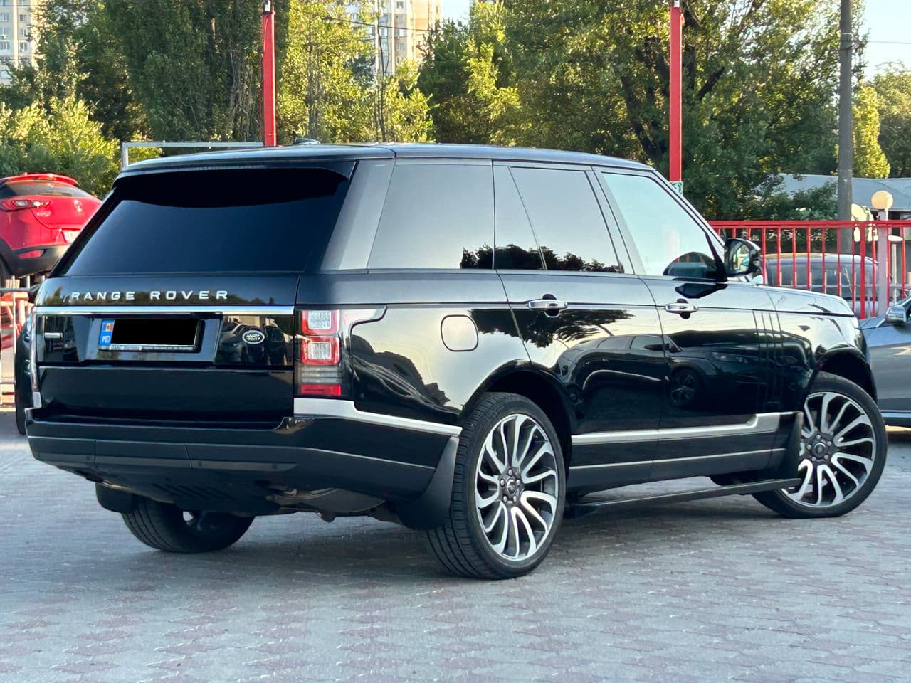 2013 Land Rover Range Rover Vogue — Miniatură 3