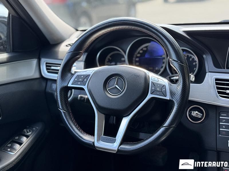 2015 Mercedes E 200 — Miniatură 9