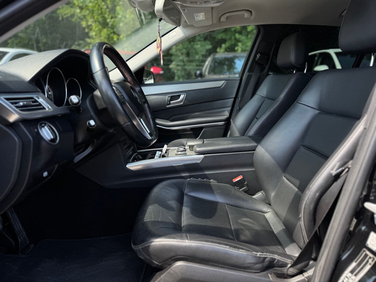 2015 Mercedes E 200 — Miniatură 6