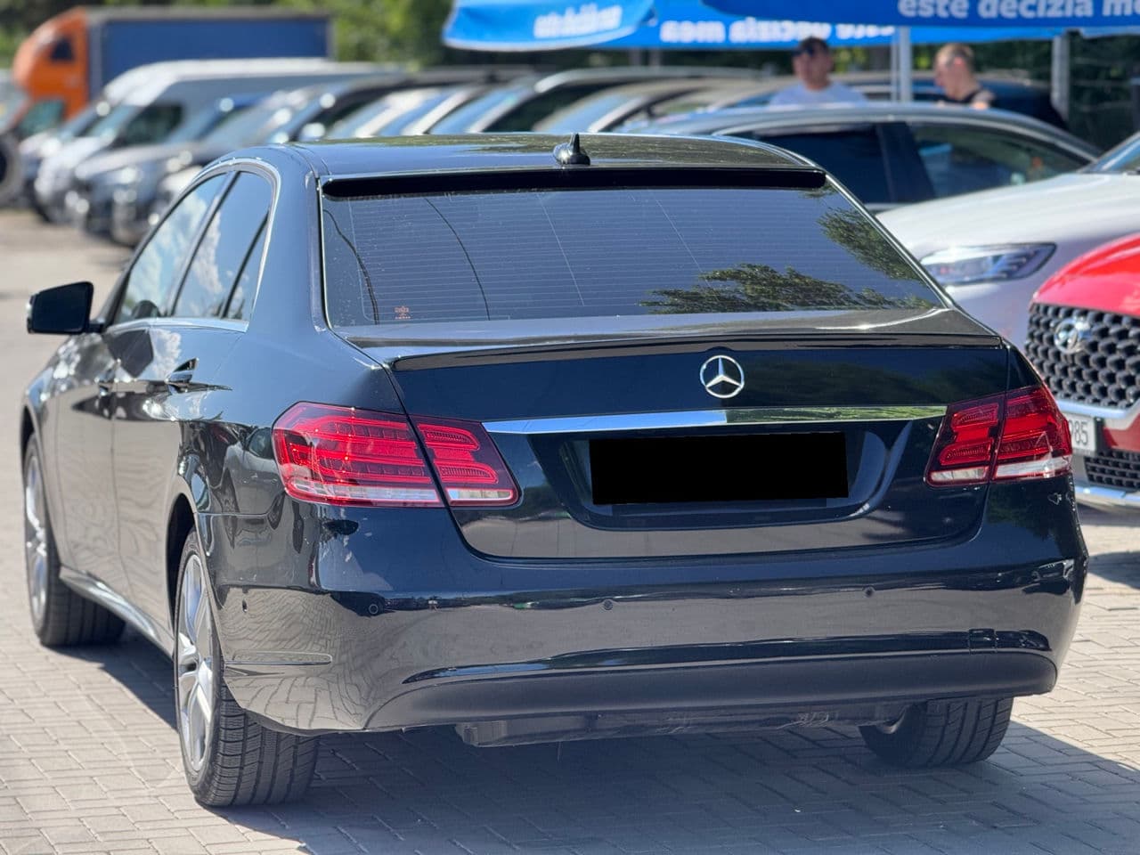 2015 Mercedes E 200 — Miniatură 2