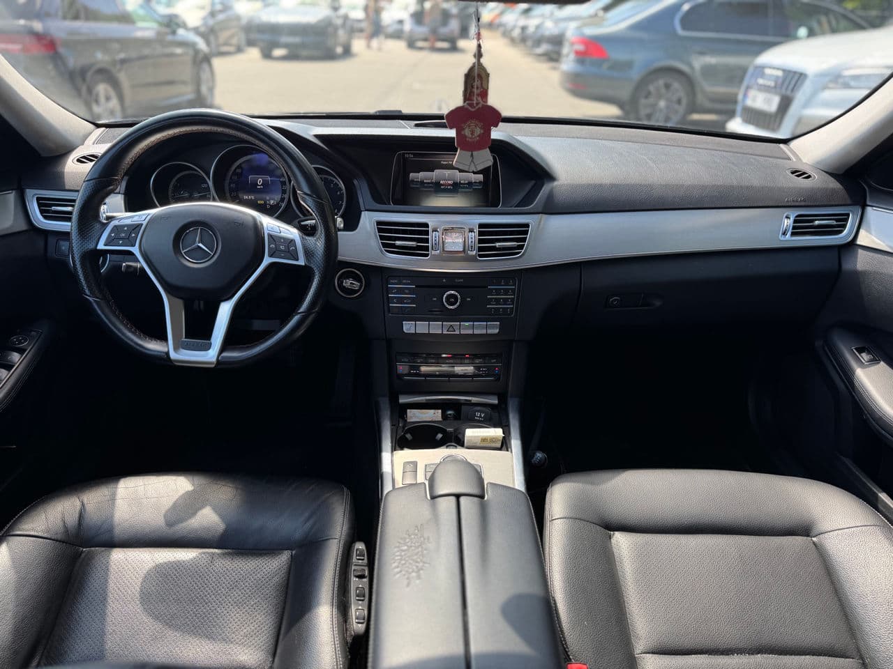 2015 Mercedes E 200 — Miniatură 15
