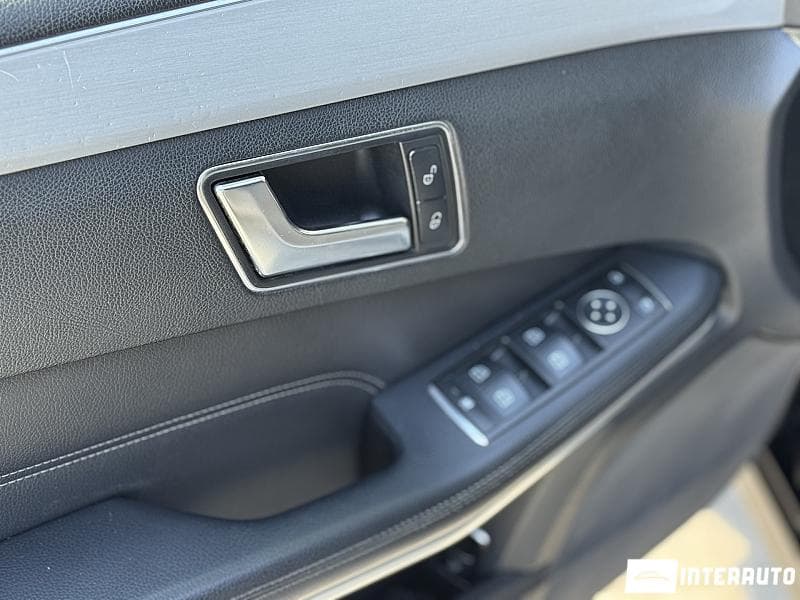 2015 Mercedes E 200 — Miniatură 5
