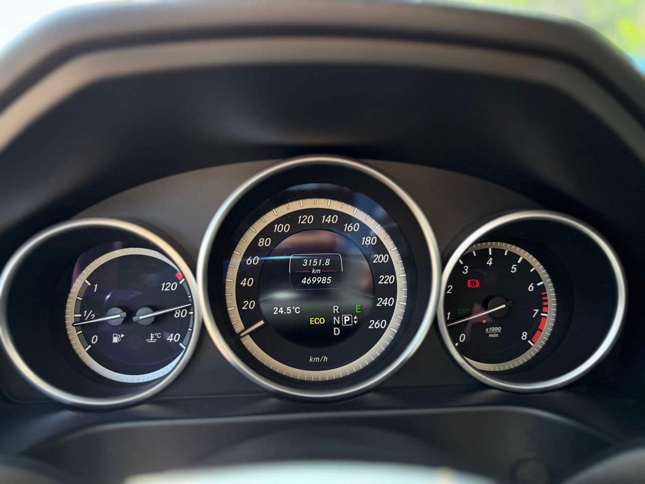 2015 Mercedes E 200 — Miniatură 10