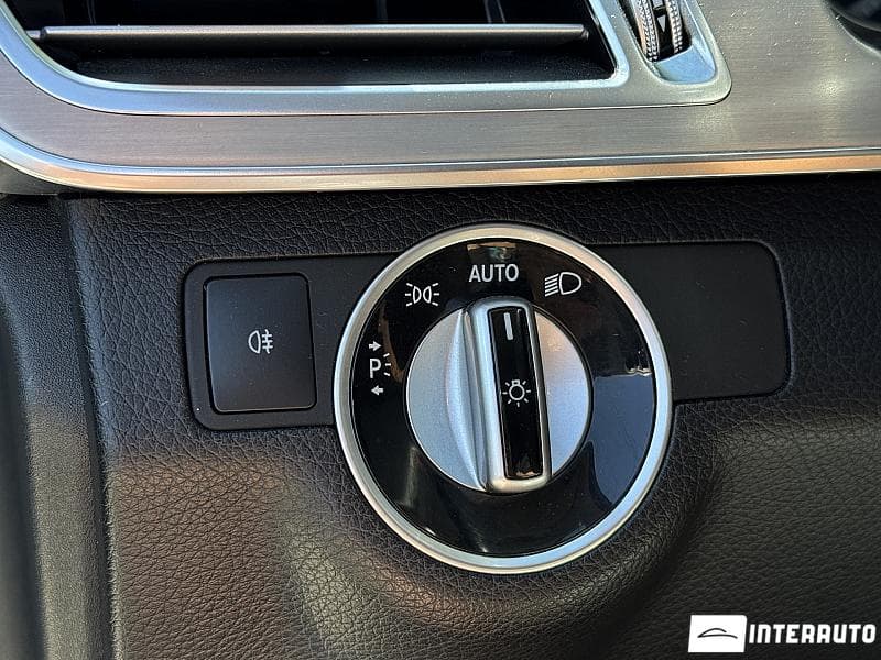 2015 Mercedes E 200 — Miniatură 8