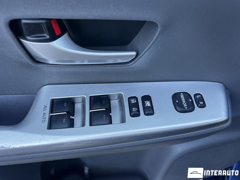 Toyota Prius Plus / V 2012 — Миниатюра 15