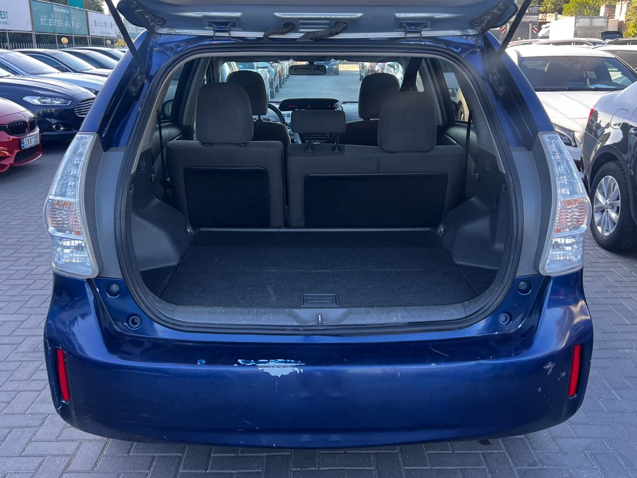 Toyota Prius Plus / V 2012 — Миниатюра 17