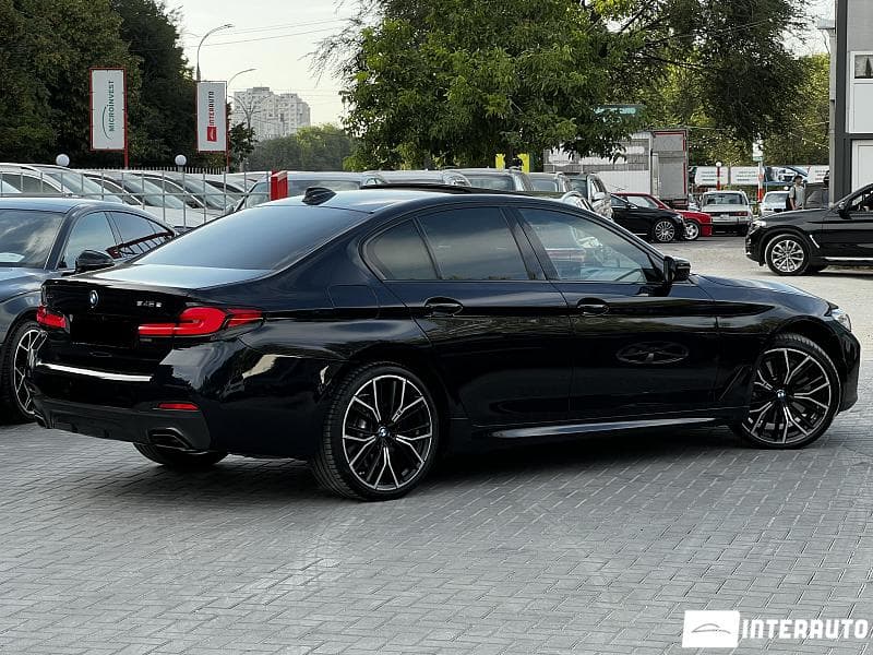 2021 BMW 545e — Miniatură 2