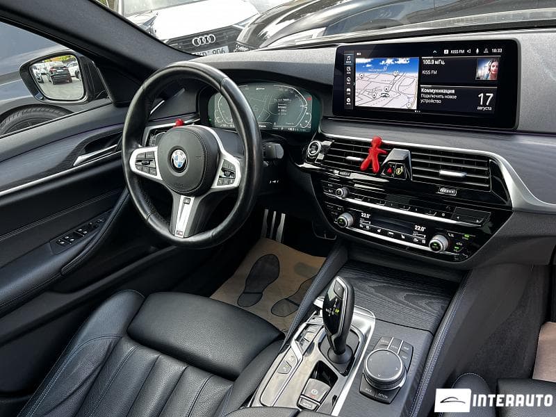2021 BMW 545e — Miniatură 6