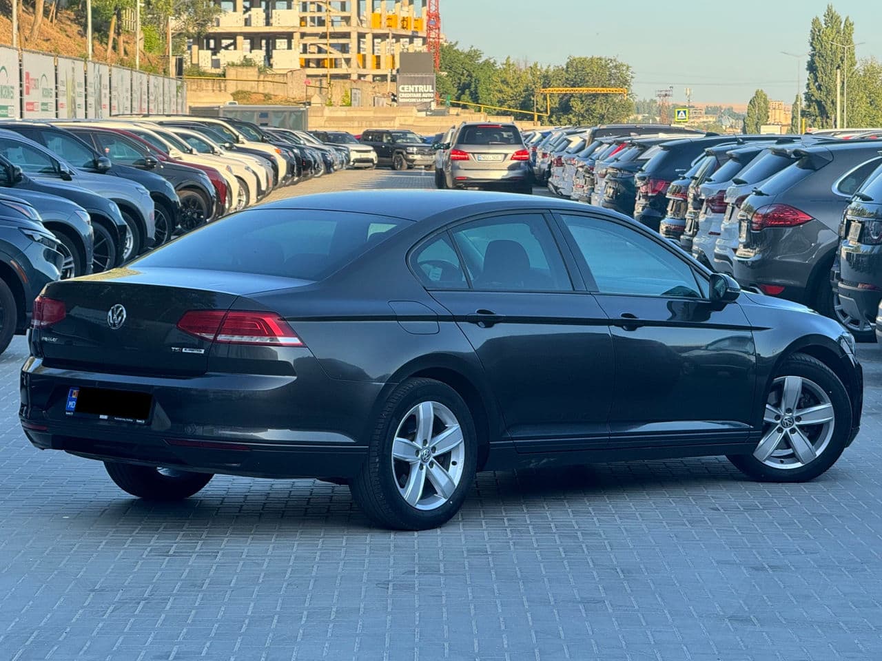 2017 Volkswagen Passat — Miniatură 3