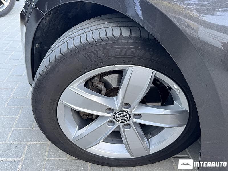 2017 Volkswagen Passat — Miniatură 16