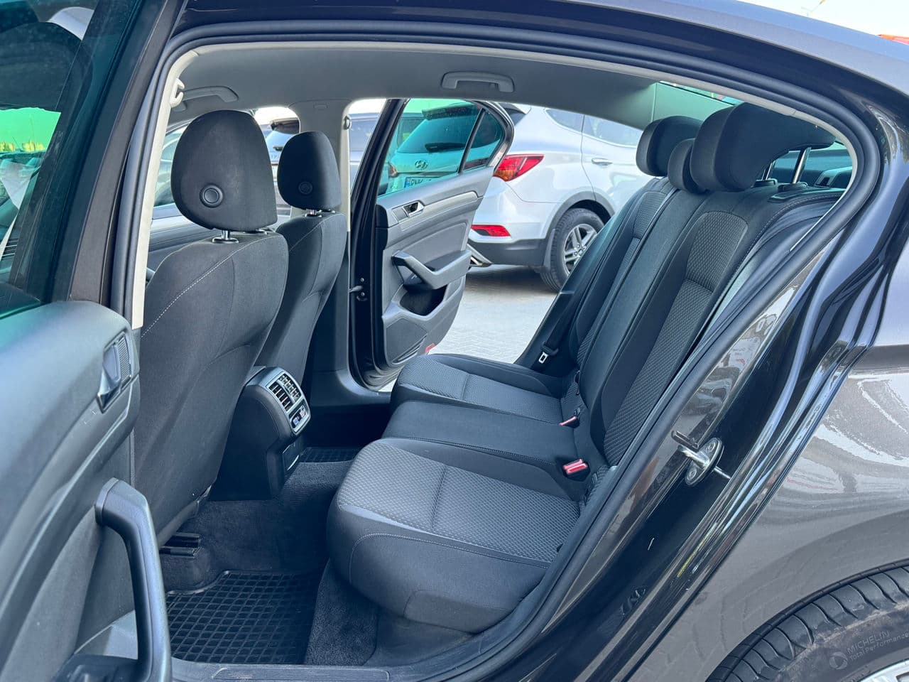 2017 Volkswagen Passat — Miniatură 13
