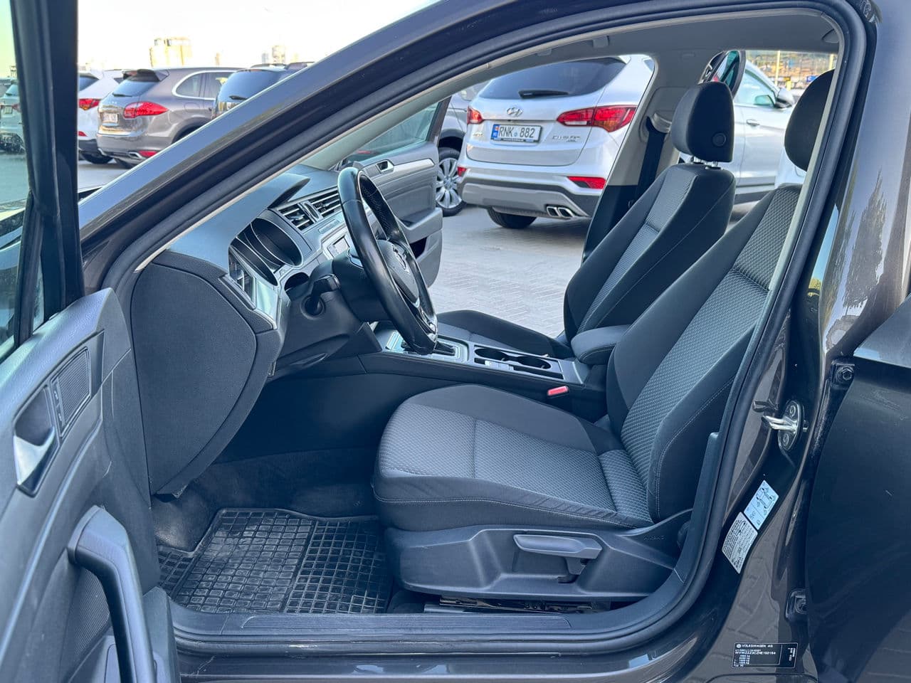 2017 Volkswagen Passat — Miniatură 5