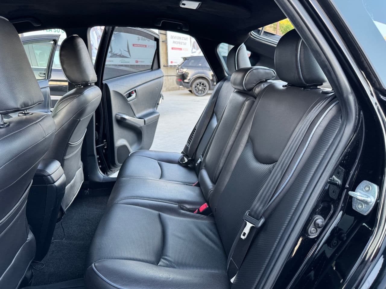 2012 Toyota Prius — Miniatură 12