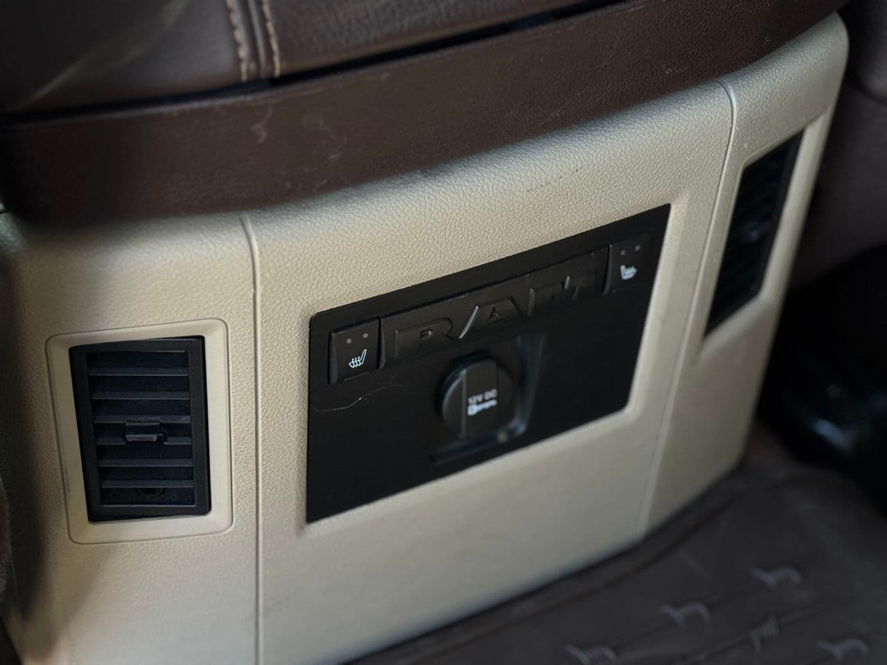 2015 Dodge RAM — Miniatură 18