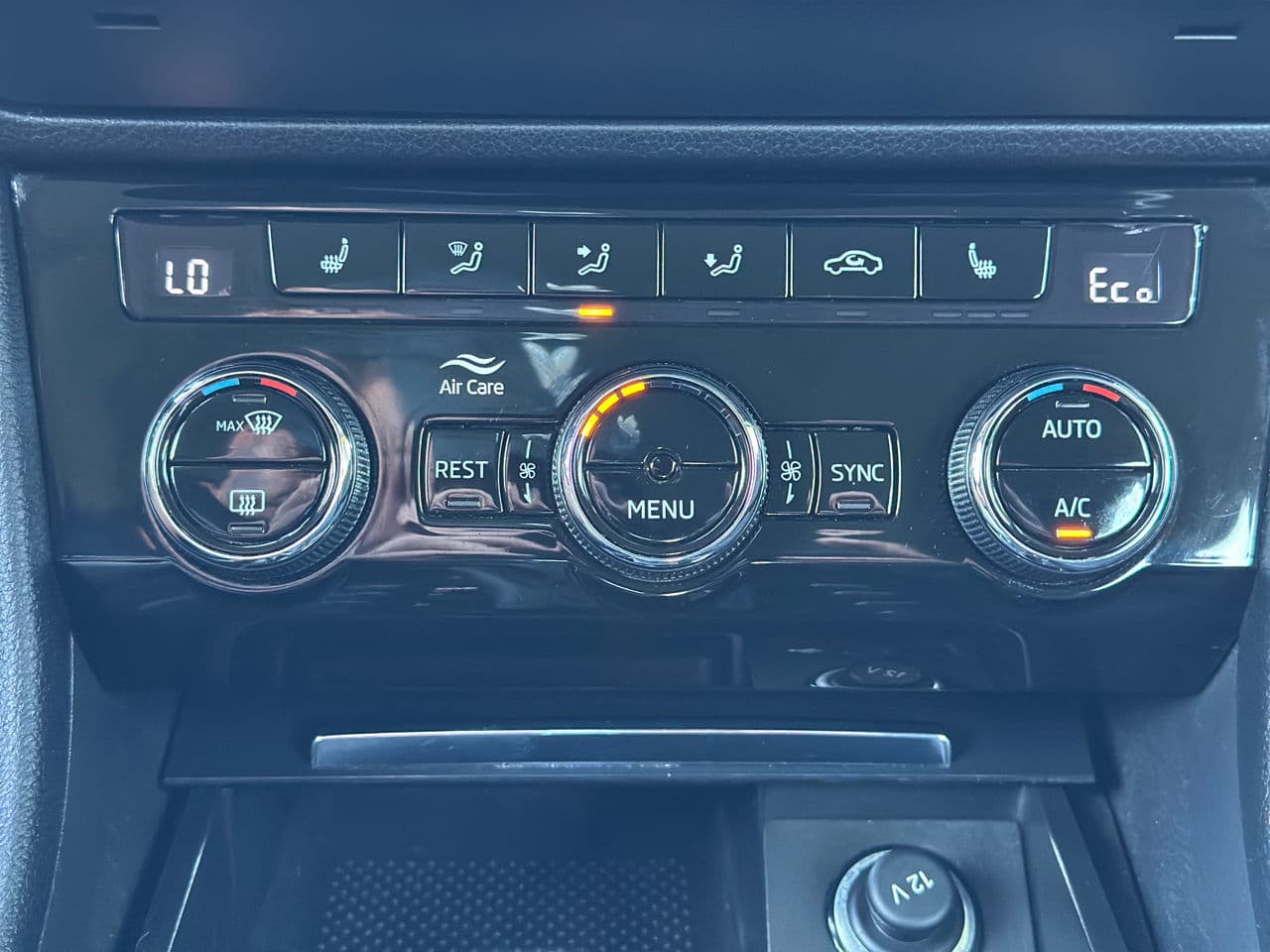 2020 Skoda Superb — Miniatură 12