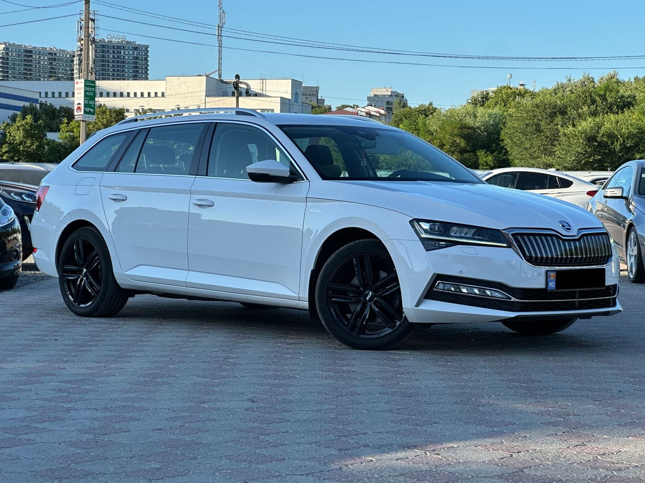 2020 Skoda Superb — Miniatură 4