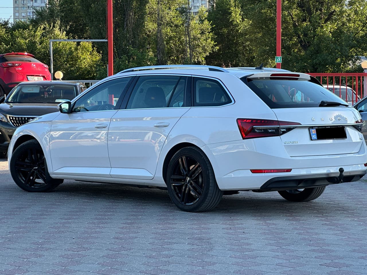2020 Skoda Superb — Miniatură 2
