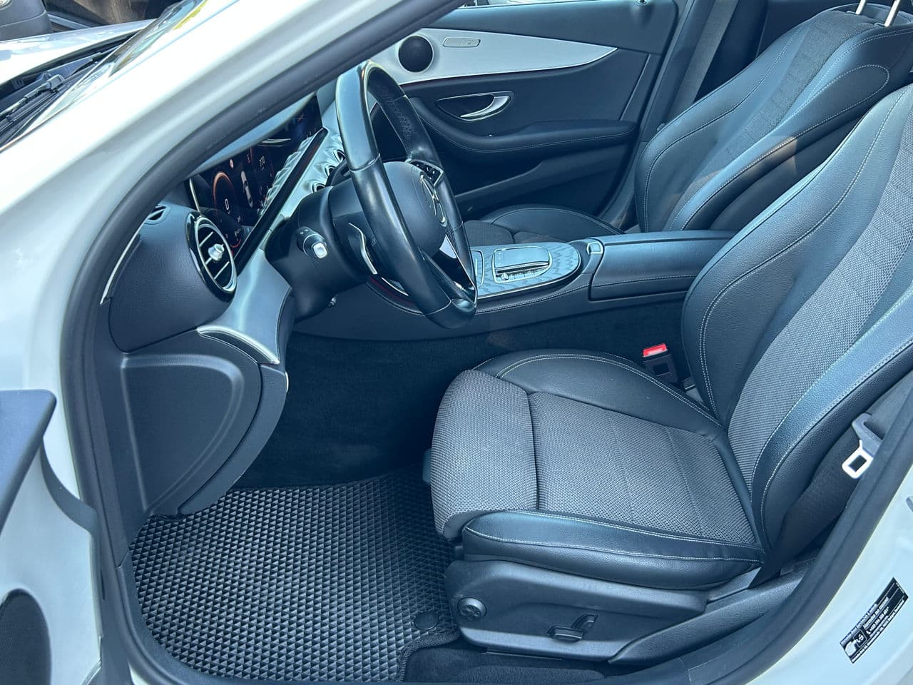 Mercedes E 220 2021 — Миниатюра 8