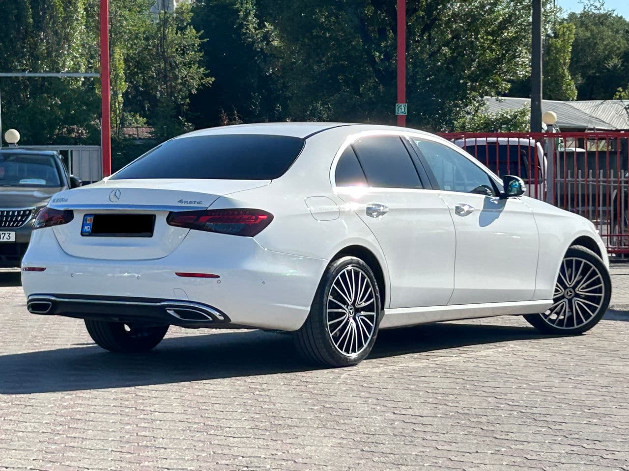 Mercedes E 220 2021 — Миниатюра 3