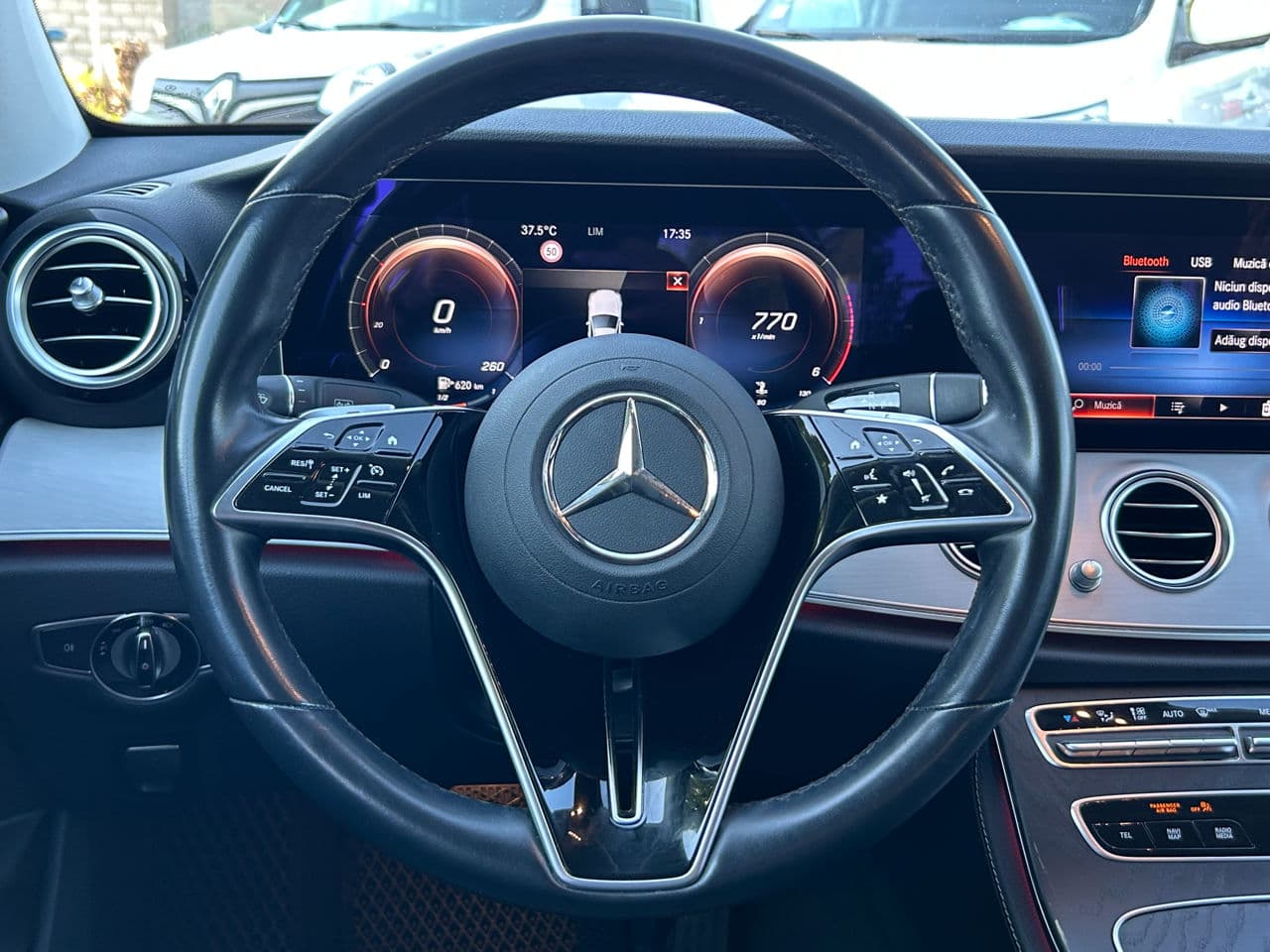 Mercedes E 220 2021 — Миниатюра 11