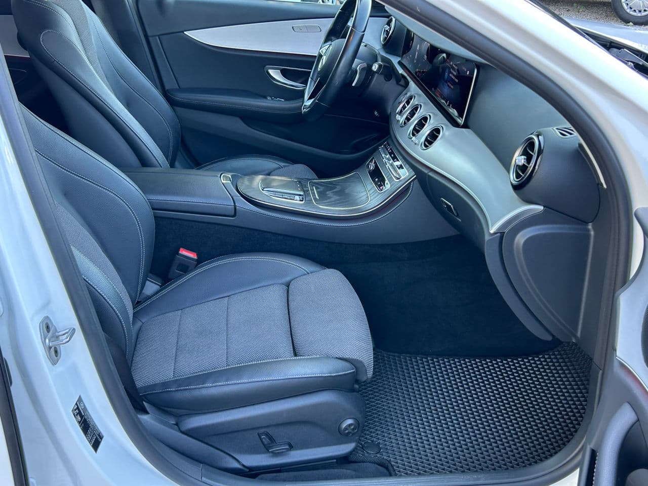 Mercedes E 220 2021 — Миниатюра 16