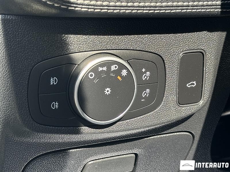2018 Ford Focus — Miniatură 17