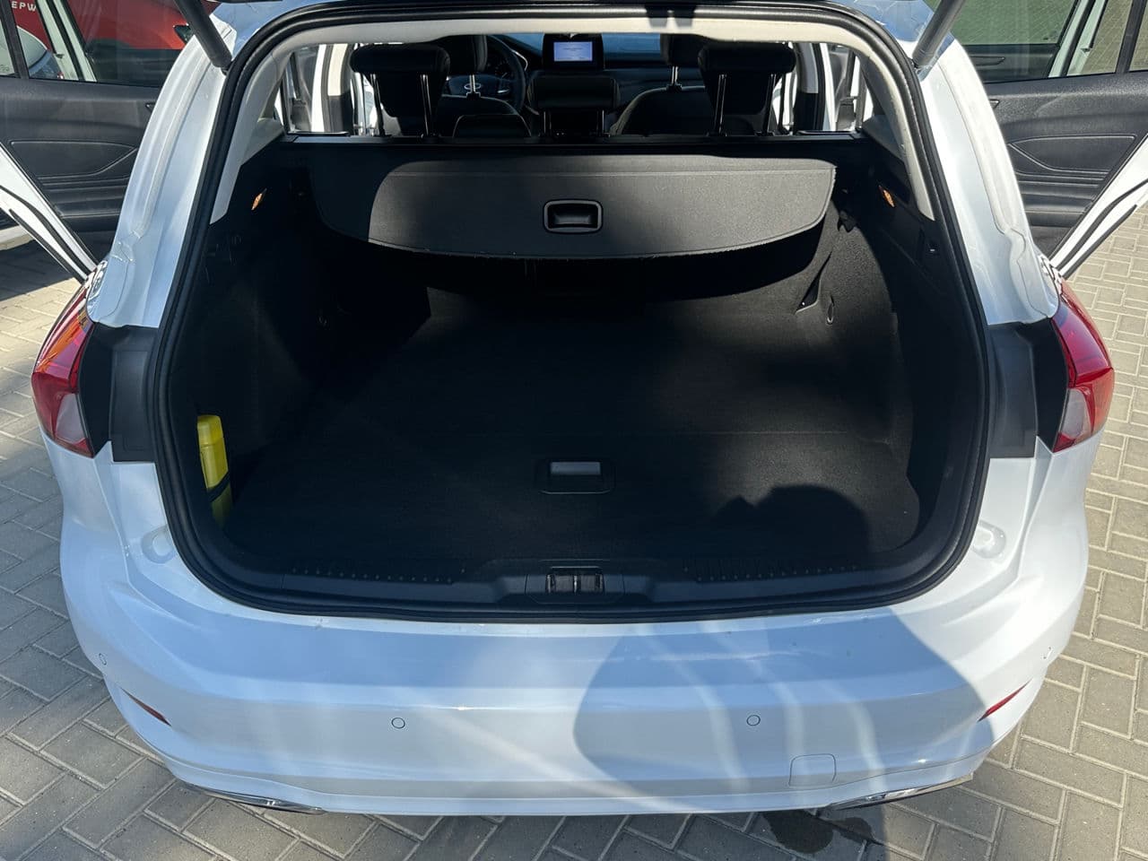 2018 Ford Focus — Miniatură 22