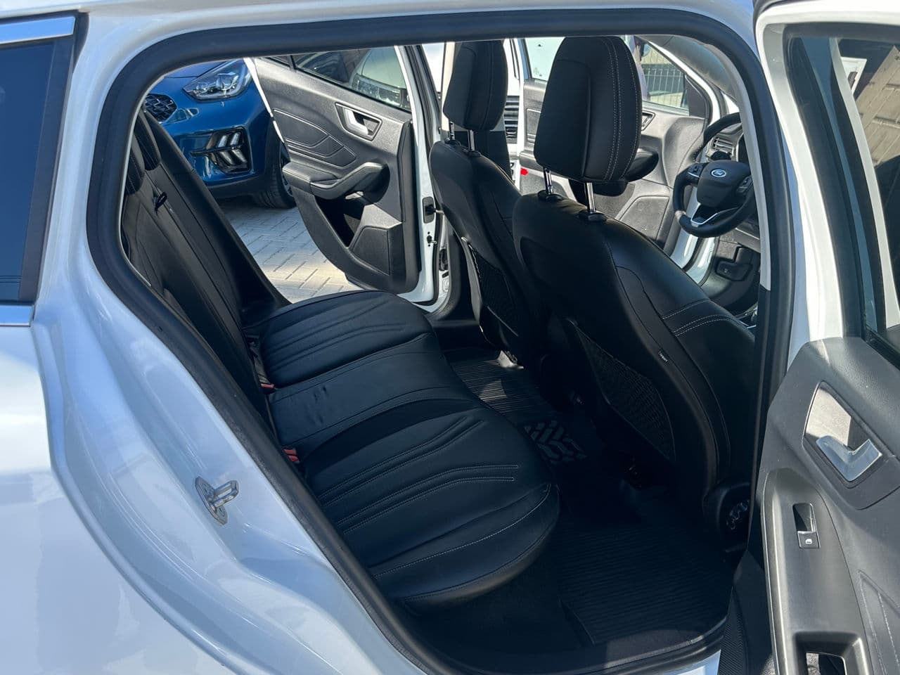 2018 Ford Focus — Miniatură 14