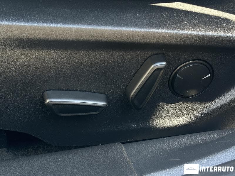 2018 Ford Focus — Miniatură 20