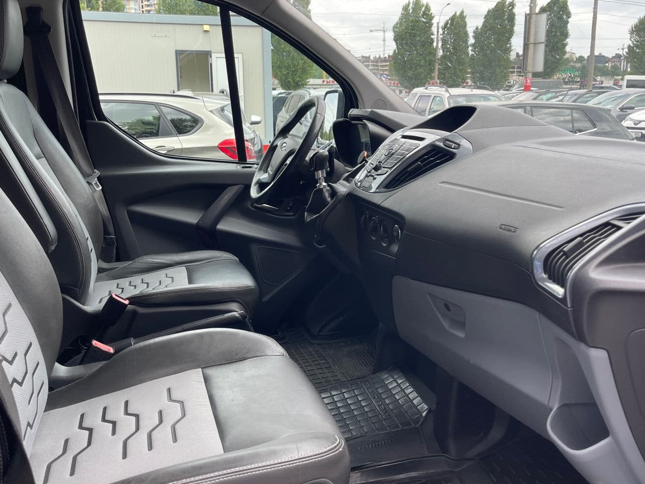 2013 Ford Transit — Miniatură 17