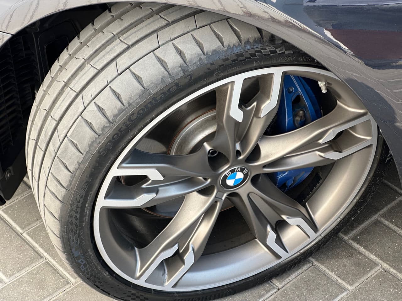 2020 BMW M550i — Miniatură 25