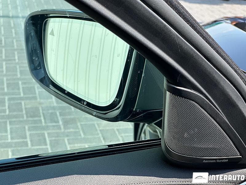 2020 BMW M550i — Miniatură 26