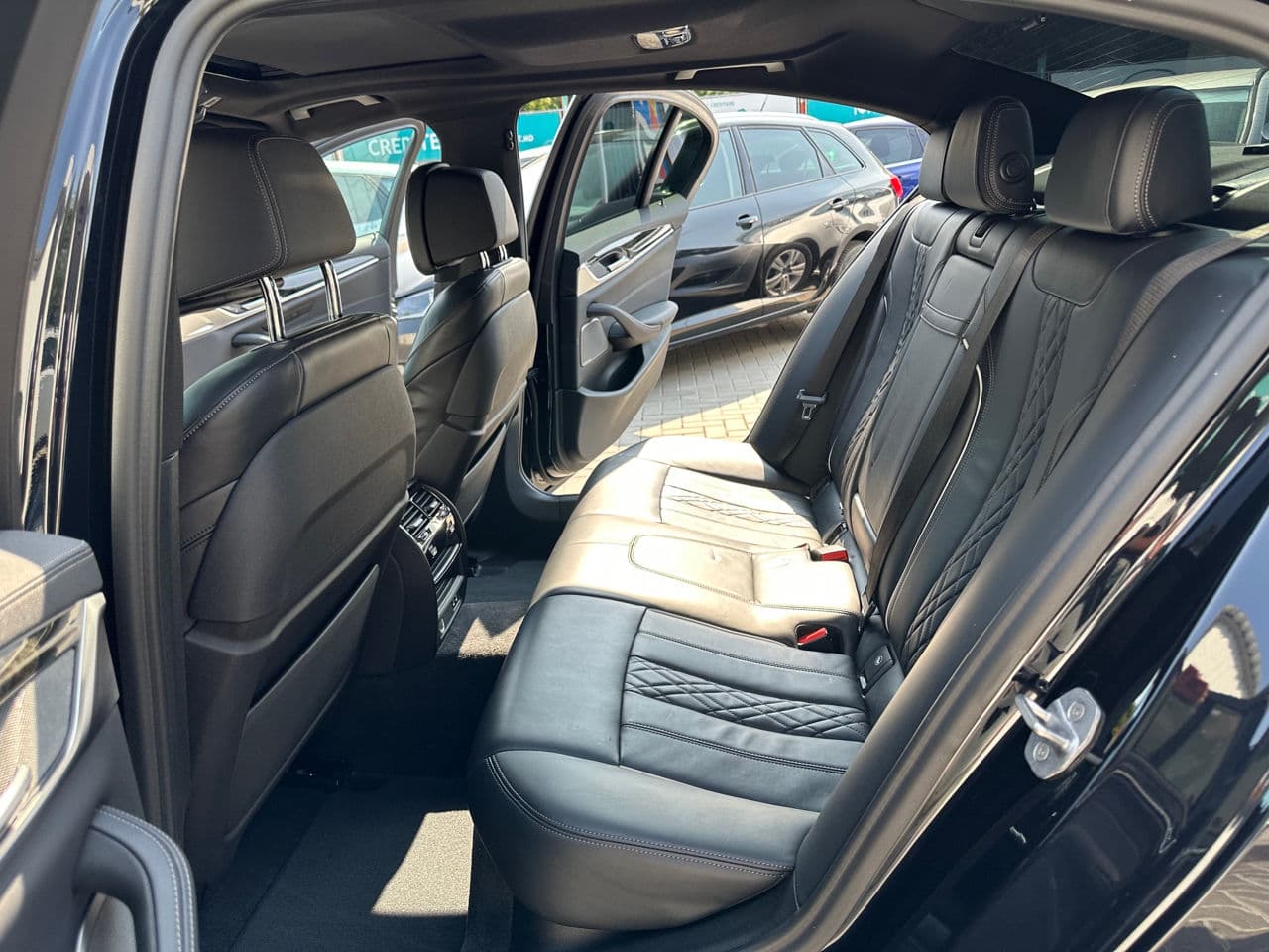2020 BMW M550i — Miniatură 6