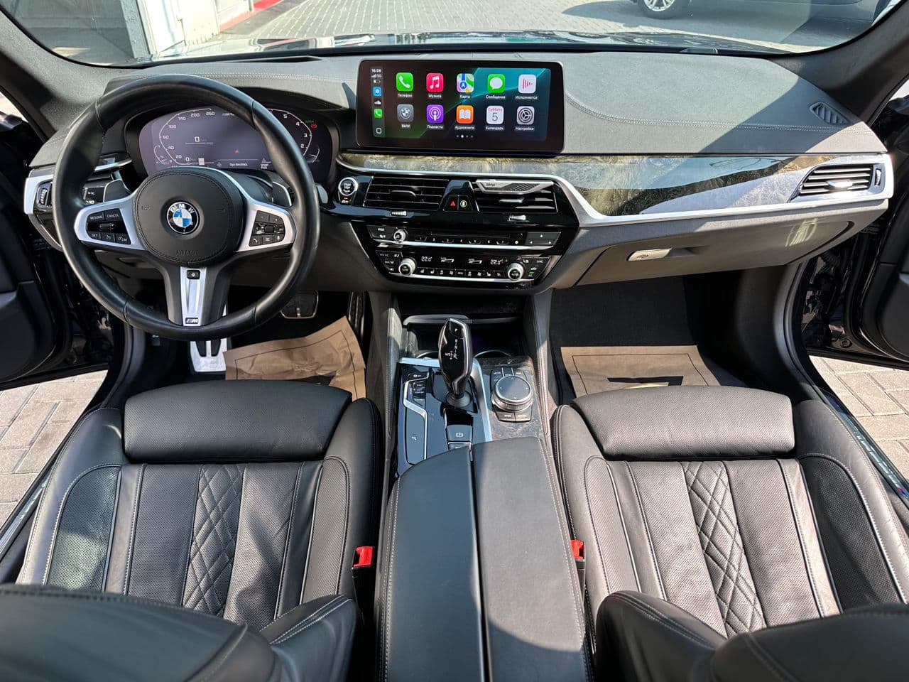 2020 BMW M550i — Miniatură 7